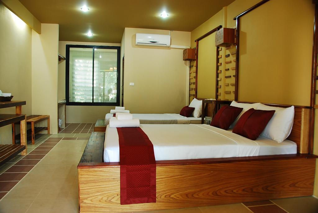 Boutique Raft Resort, River Kwai Sai Yok Exterior photo