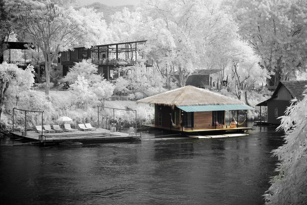 Boutique Raft Resort, River Kwai Sai Yok Exterior photo