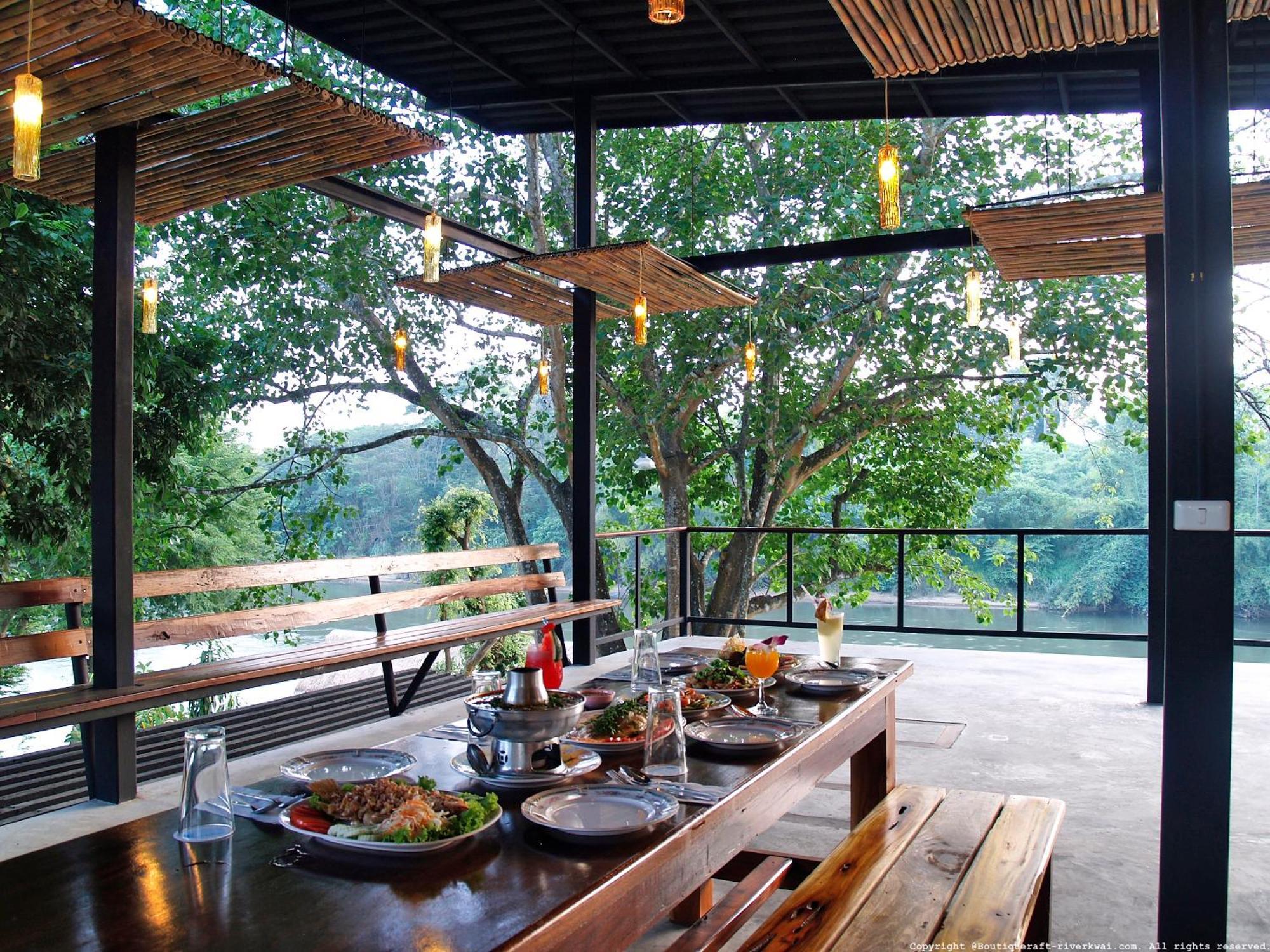 Boutique Raft Resort, River Kwai Sai Yok Exterior photo
